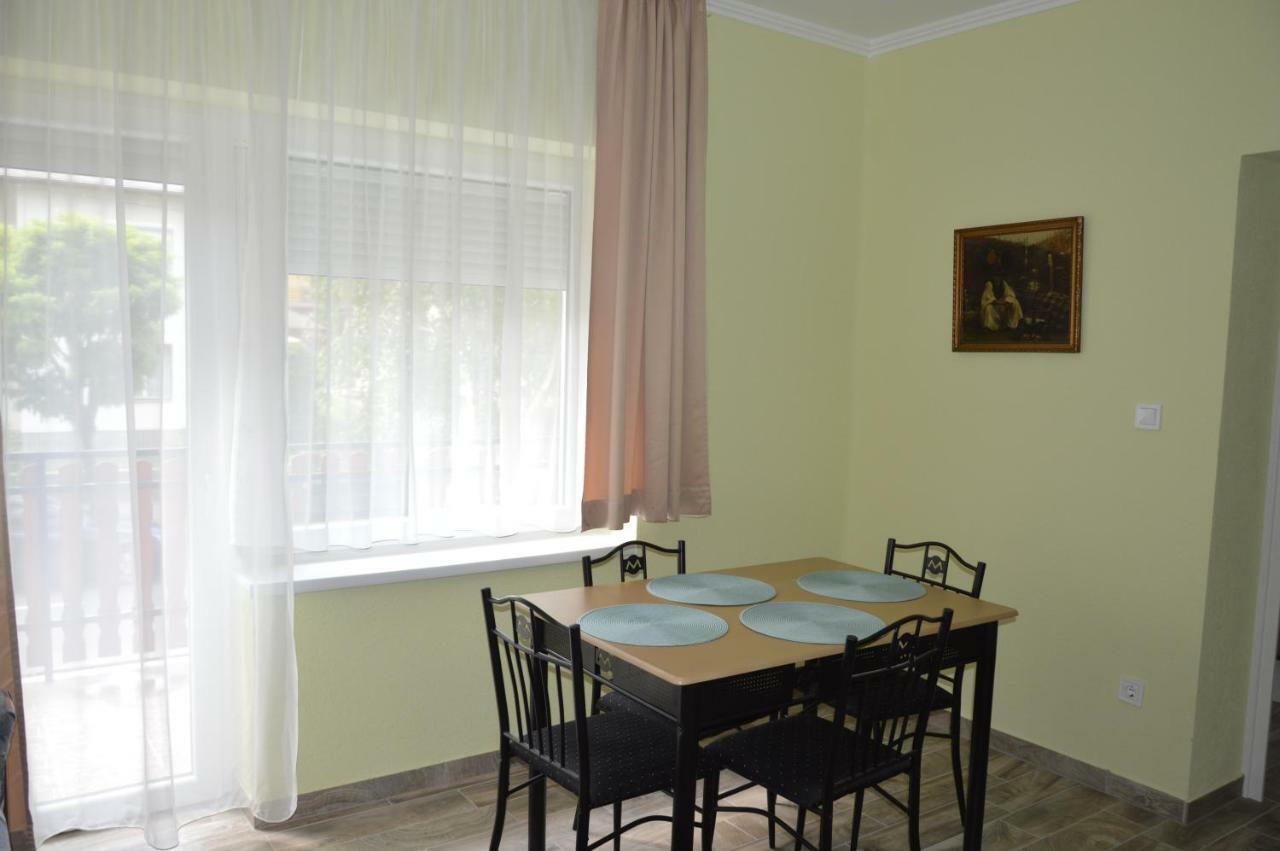 Varga Apartman Heviz Apartment Bagian luar foto