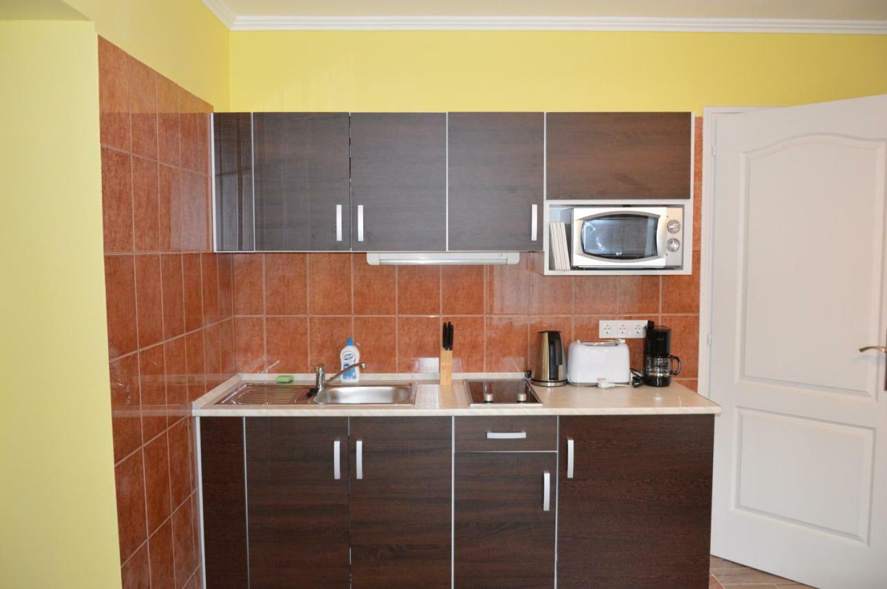 Varga Apartman Heviz Bagian luar foto