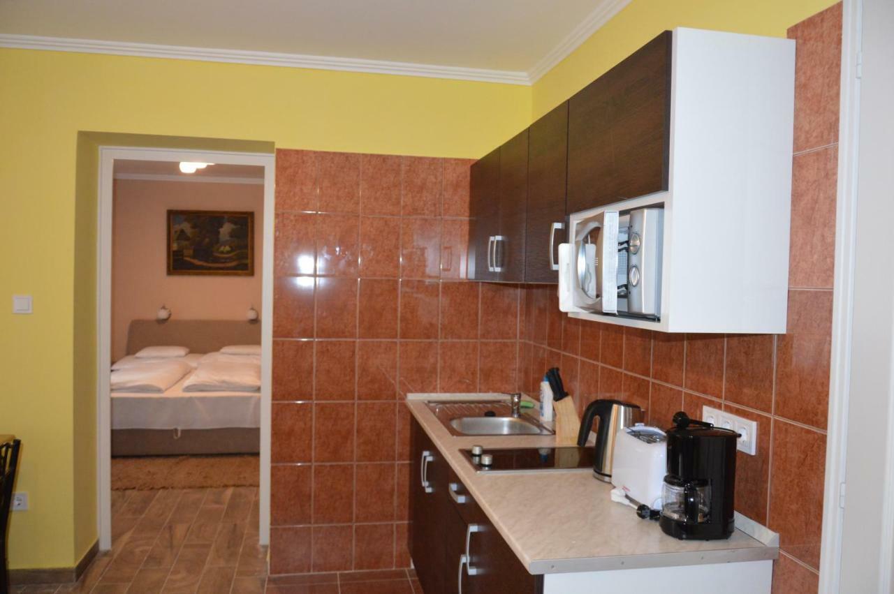 Varga Apartman Heviz Bagian luar foto