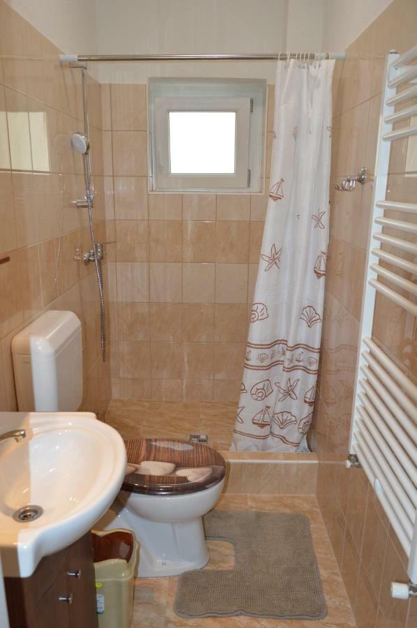 Varga Apartman Heviz Apartment Bagian luar foto