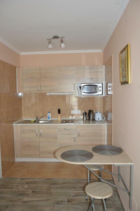Varga Apartman Heviz Bagian luar foto