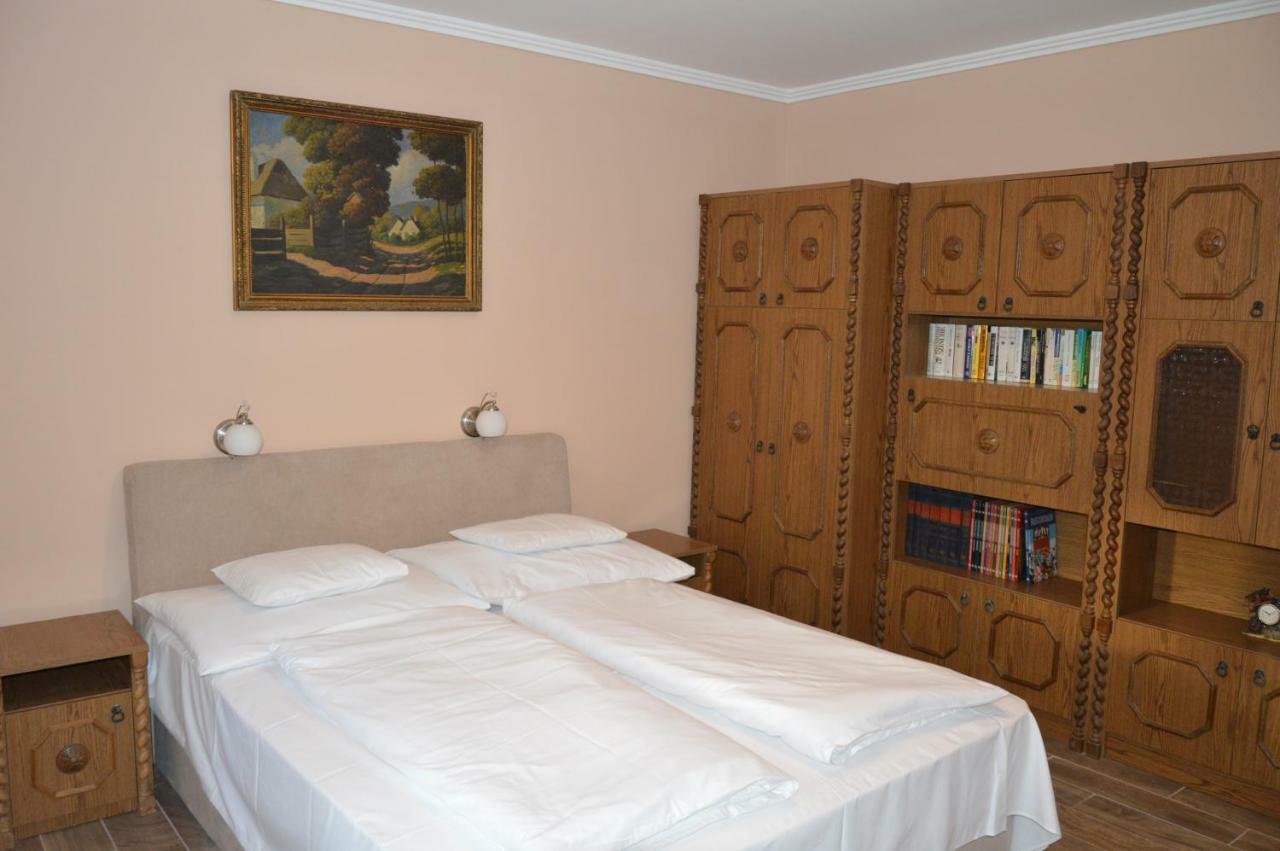 Varga Apartman Heviz Bagian luar foto