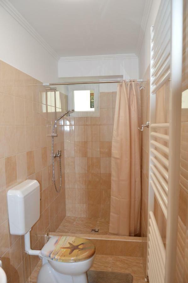 Varga Apartman Heviz Bagian luar foto