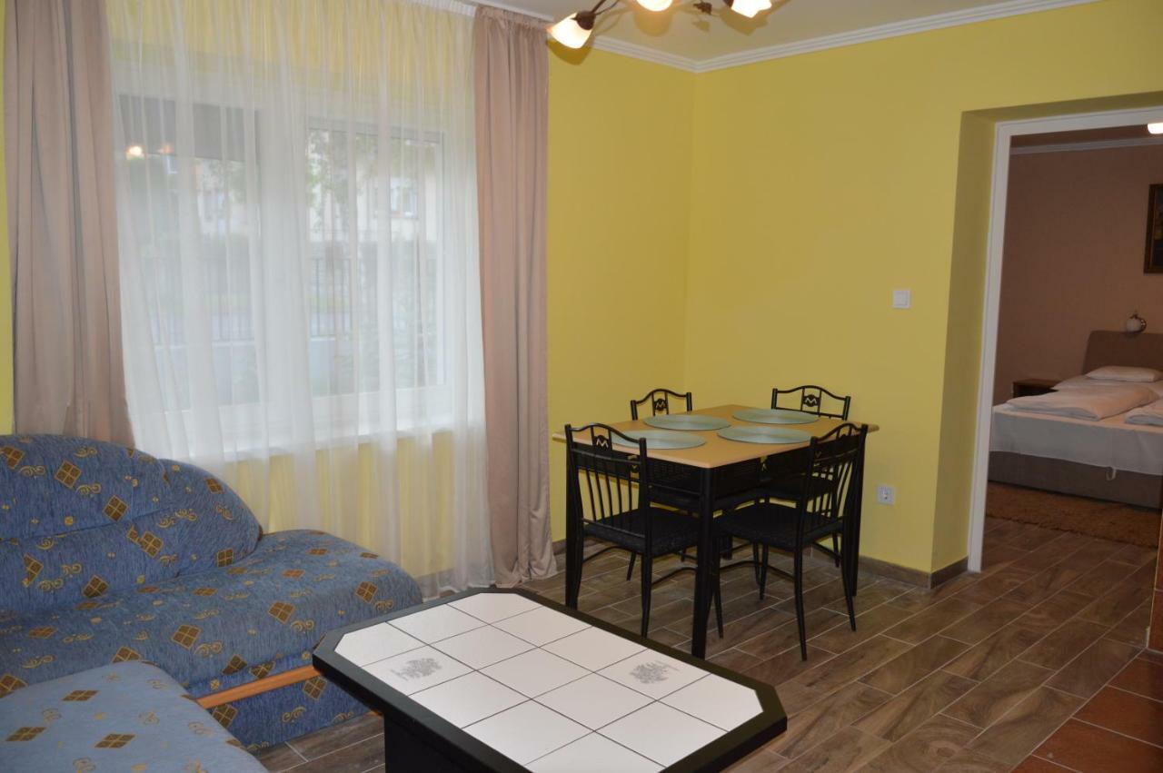 Varga Apartman Heviz Apartment Bagian luar foto