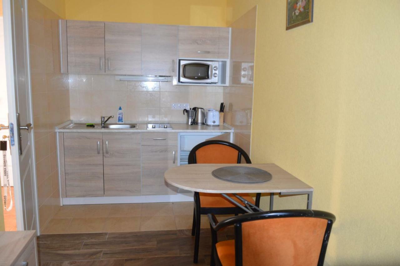 Varga Apartman Heviz Apartment Bagian luar foto